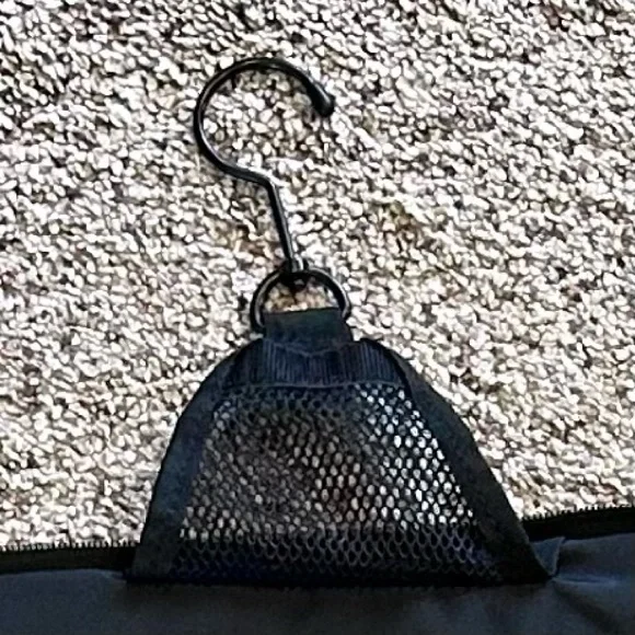 L.L. Bean Organizer Hanging Toiletry Bag, Family Size Black Nylon 10"H×12"W× 8"D - Picture 6 of 16